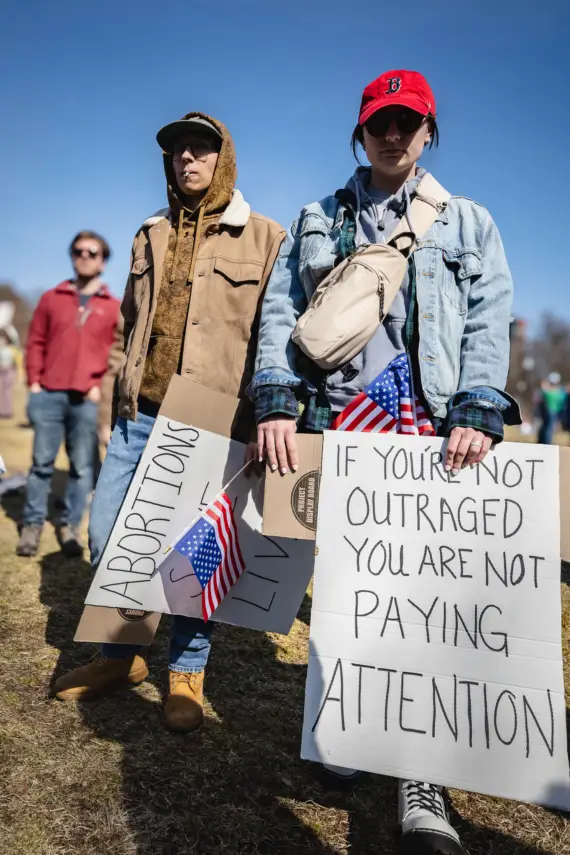 These two may appear to exude a casual, aloof vibe typical of Gen Z, their signs indicate something else.