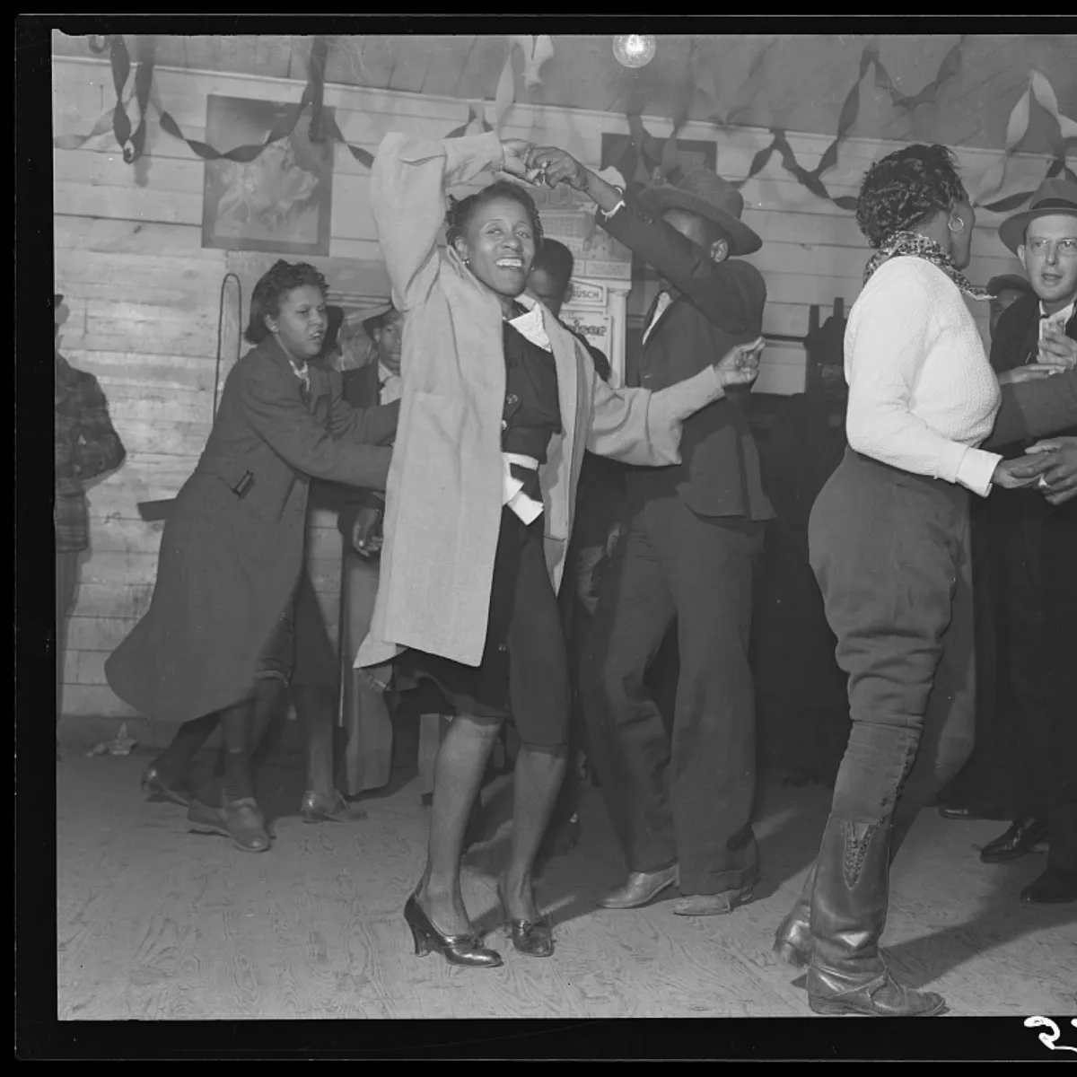 Jitterbug-dans i ein juke joint i Clarksdale i Mississippi-deltaet, 1939.