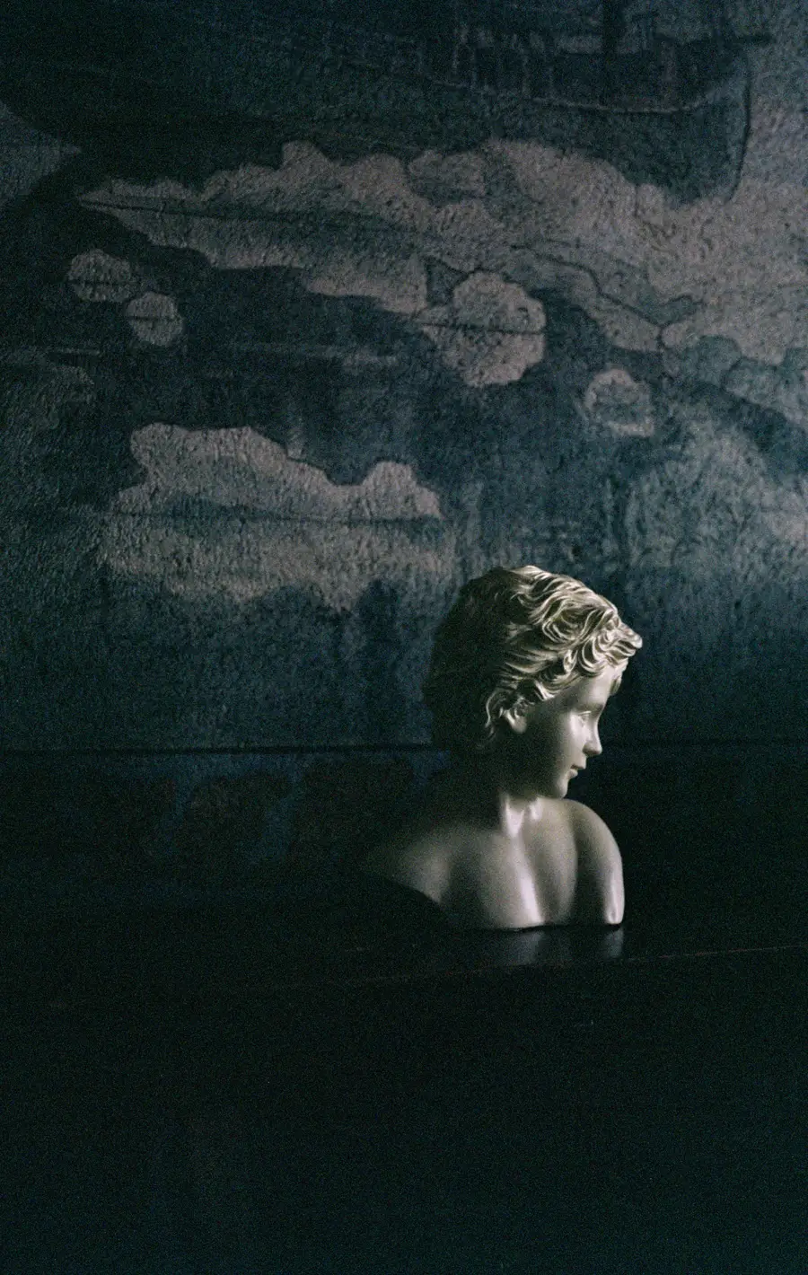 Frå fotoserien «Norsk sumarmelankoli» av Marius Moldvær.