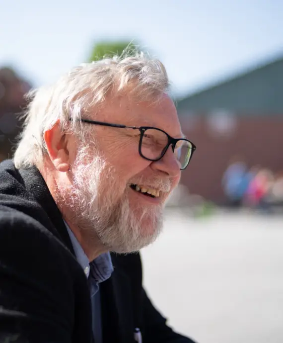 Pappa (Vidar Parr) har ganske sikkert nett fortalt ei skrøne.