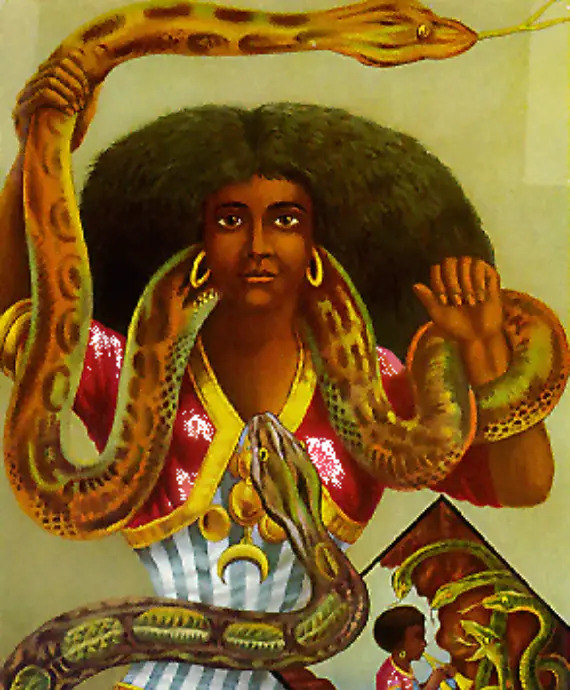 Havgudinna Mami Wata vernar mødrer og born, og speler mange roller i vest-afrikanske forteljingar. Ho er framstilt på ulike måtar, og i nokre, som denne, ber ho fleire slangar som glir rundt kroppen.