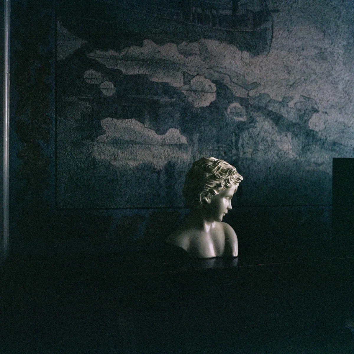 Frå fotoserien «Norsk sumarmelankoli» av Marius Moldvær.